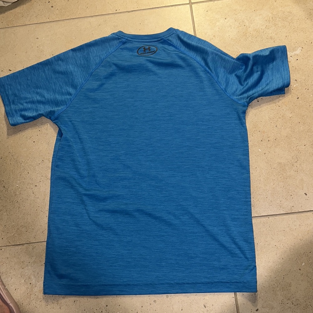 Under armor, blue heathered, excellent condition, loose heat gear shirt, small - Picture 4 of 4